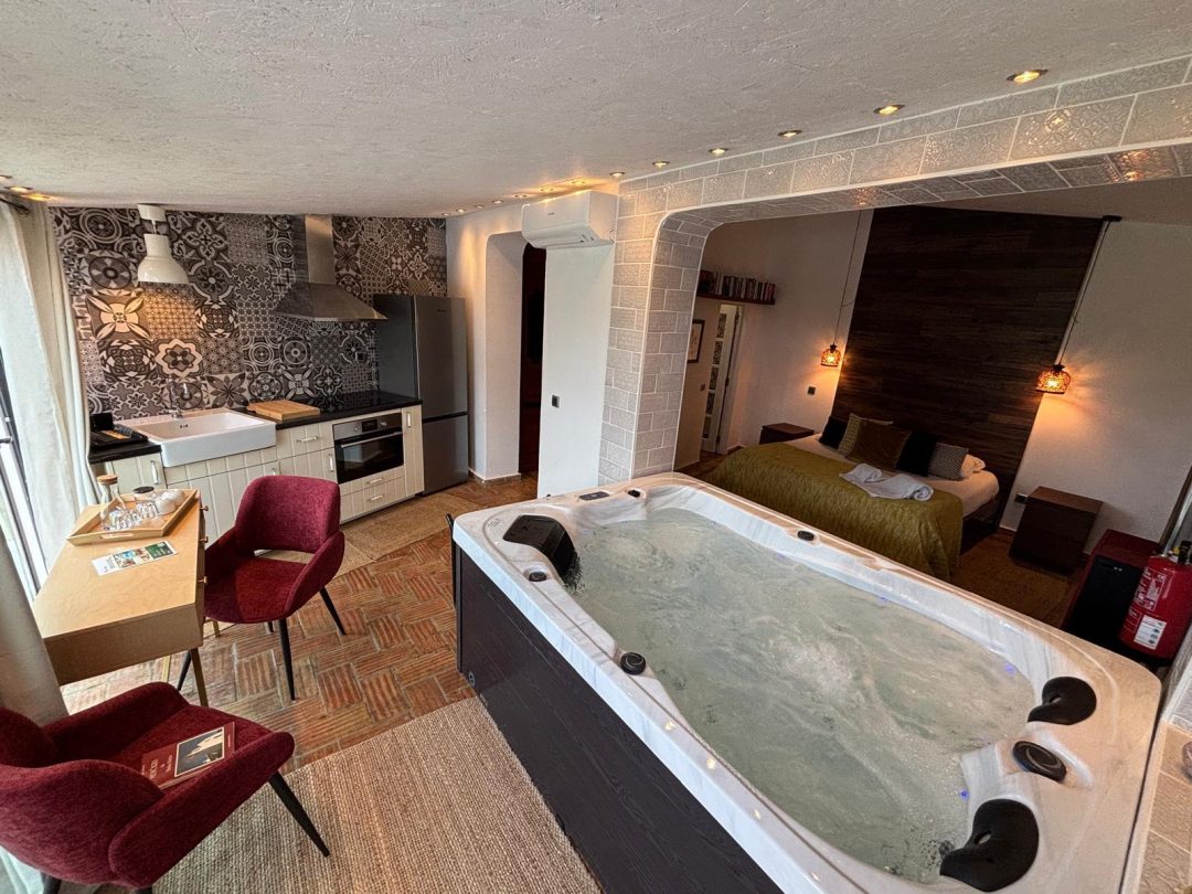 suite king deluxe jacuzzi9